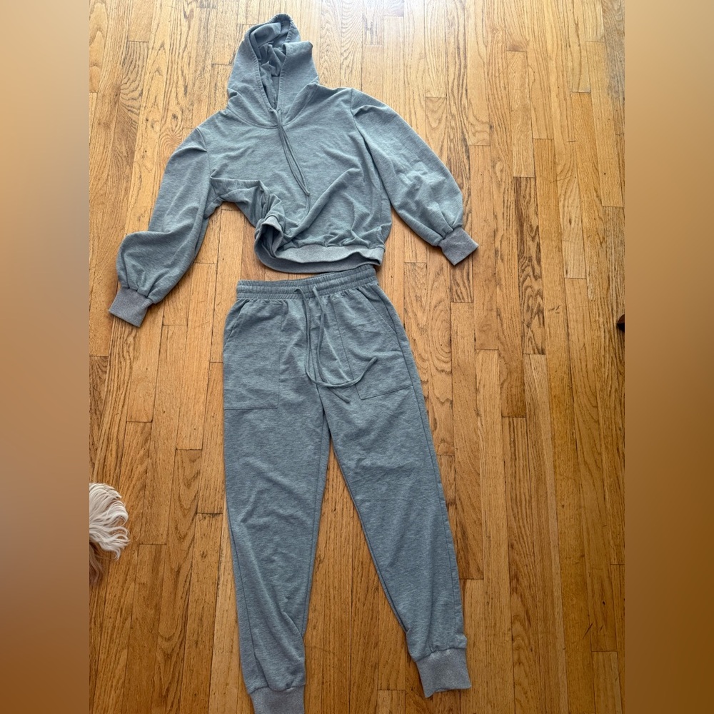 Women’s Gray Set